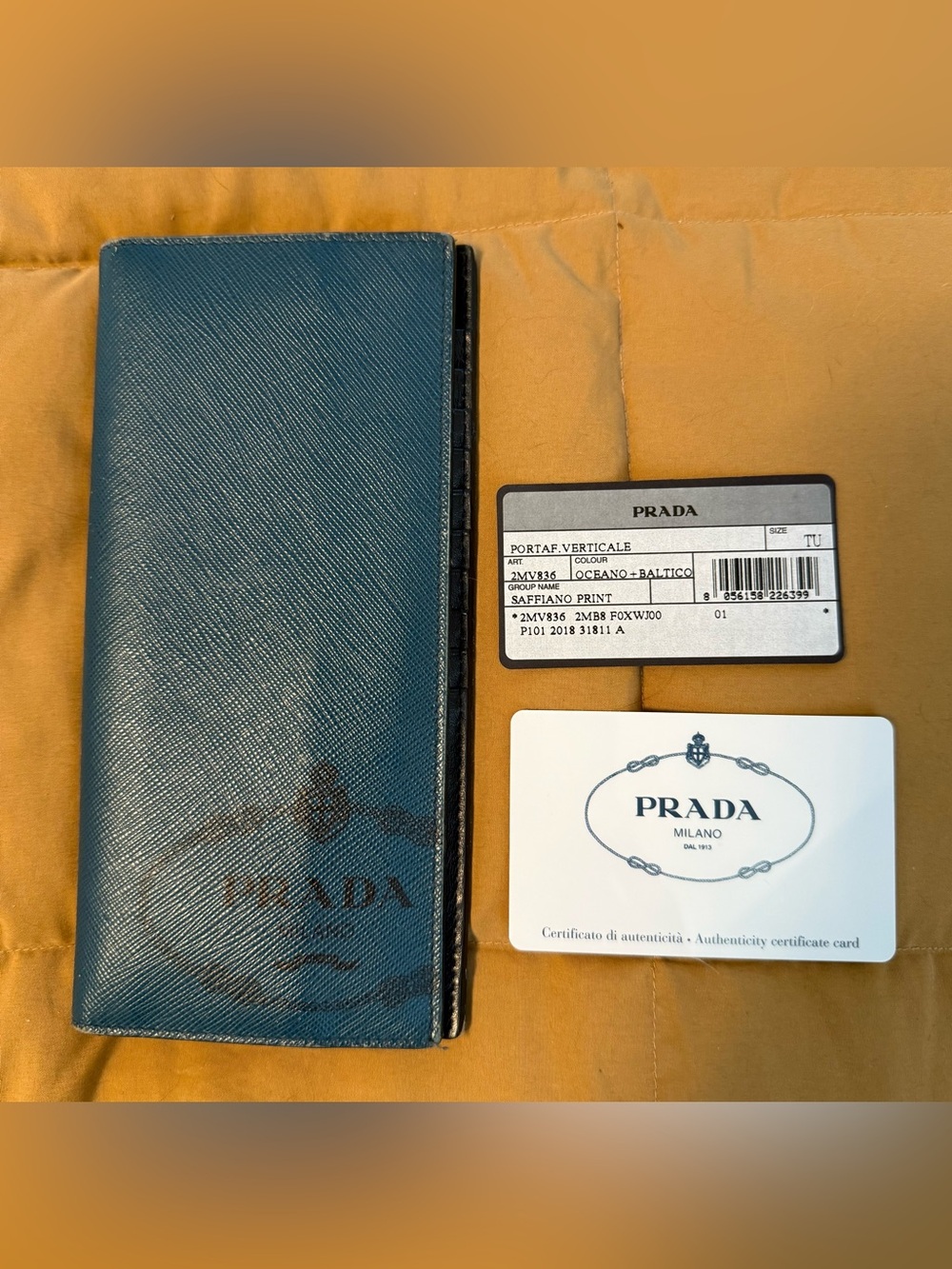 VGC!! Authentic Prada Saffiano Vertical Leather Wallet w/COA- Color: Oceano/Blue